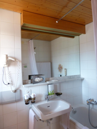 Others 4, Hotel Ermitage, Entremont