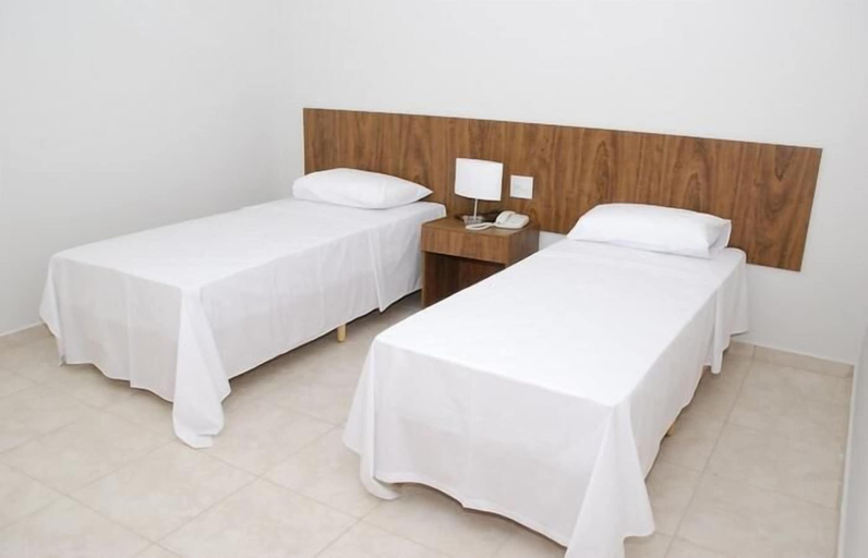 Bedroom 2, Monte Castro Executive Hotel, Araguari