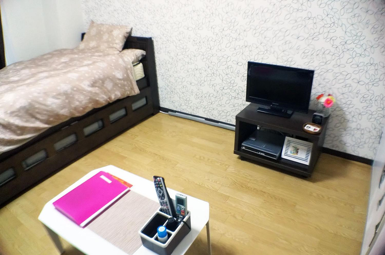 Bedroom 2, Free bike and free WIFI 204 Take it easy, Kyoto