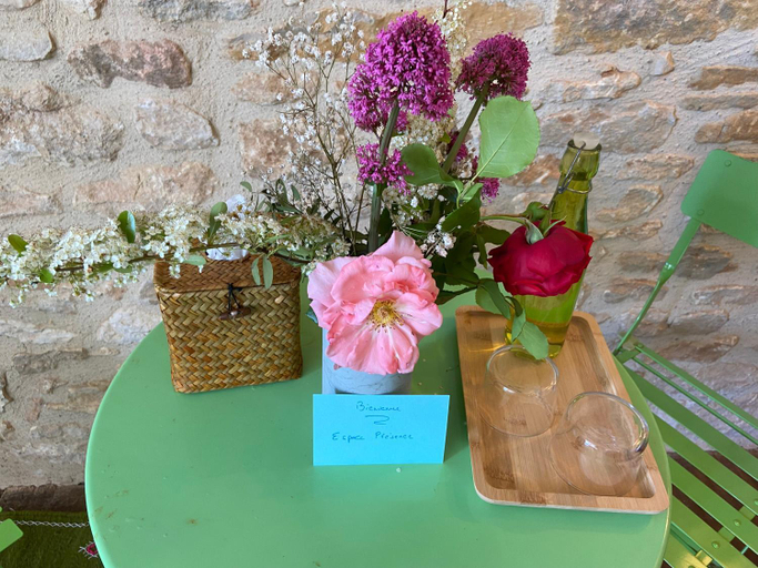 Food & Drinks, ESPACE PRESENCE - LE COUVENT, Lot