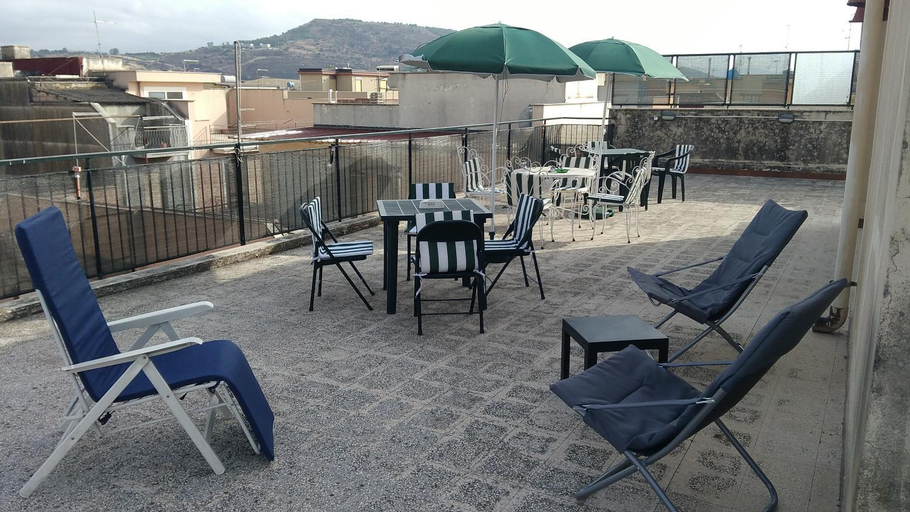 Others 4, B&B Cavour, Syracuse