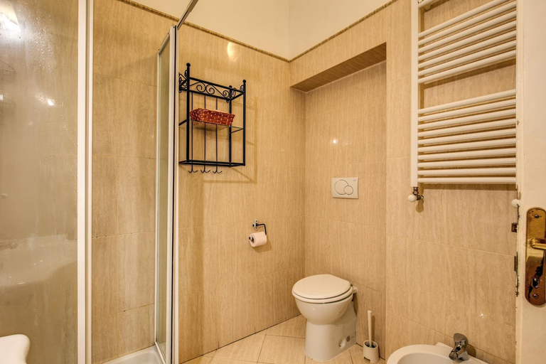 Bathroom 2, Baylon Suites, Rome