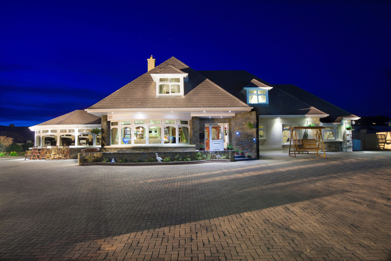 Exterior & Views 2, The Tides B&B