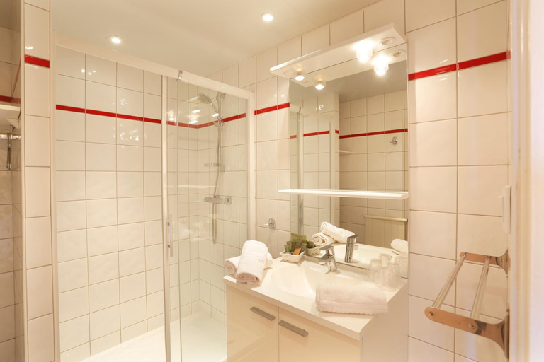 Bathroom 4, Hotel Eliova Le Chaix, Isère