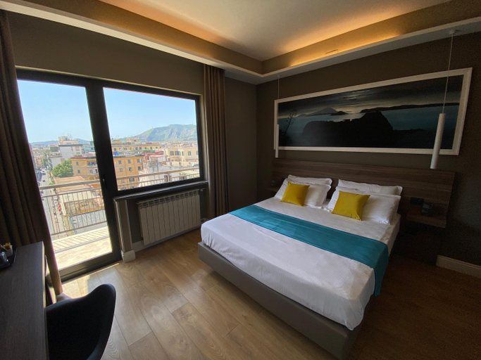 Bedroom 2, 7th floor suite-NEW, Napoli