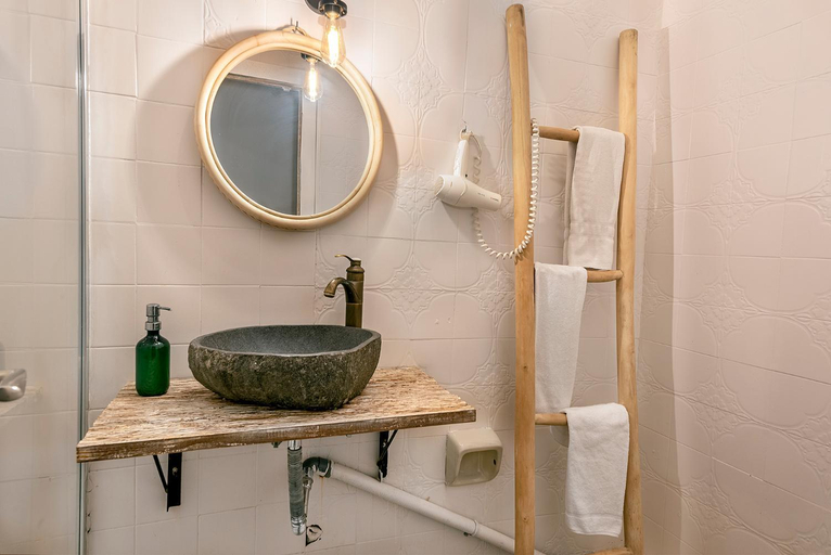 Bathroom 3, La Guarida Suites, Barcelona