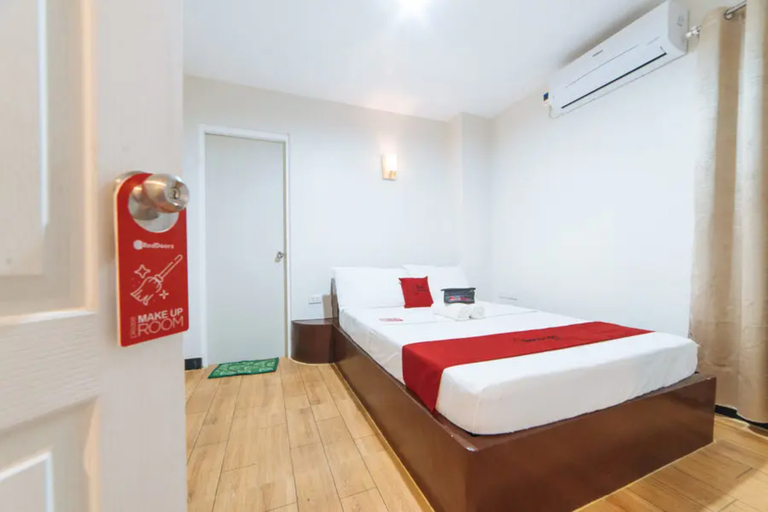 Bedroom 3, RedDoorz @ Nirvana Pension House, Bacolod City