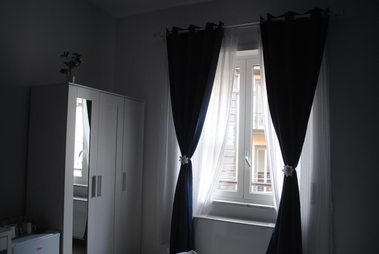 Bedroom 4, Molo 5, Napoli