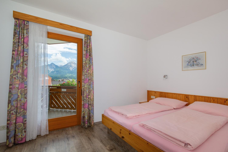 Bedroom 2, Ferienwohnungen Petschnig 2, Villach