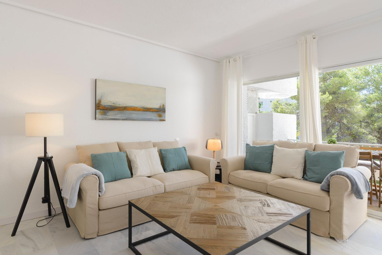 Shared lounge/TV area 5, Jardines del Mar Apartments, Málaga