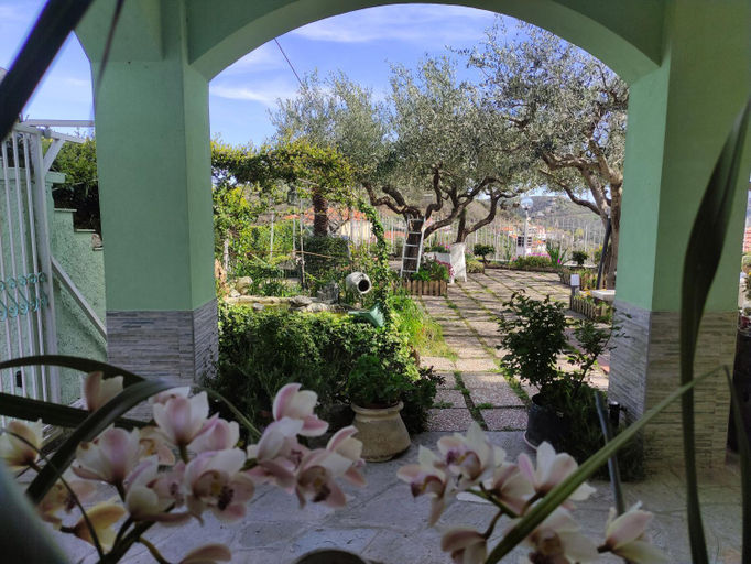 Others 3, B&B Elfo degli Ulivi, Savona