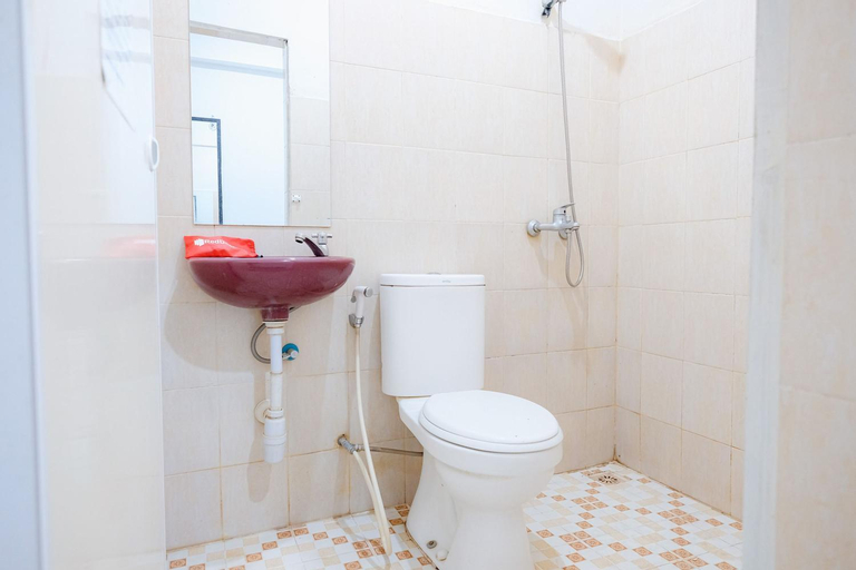 Bedroom 4, RedDoorz near Tugu Pers Jambi, Jambi