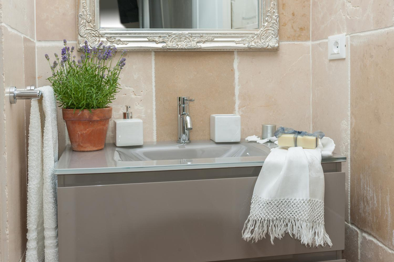 Bathroom 3, Masseria Monache, Brindisi