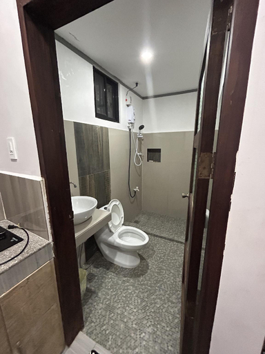 Bathroom 4, Vejaleiluc Guesthouse/Apartment, Panglao
