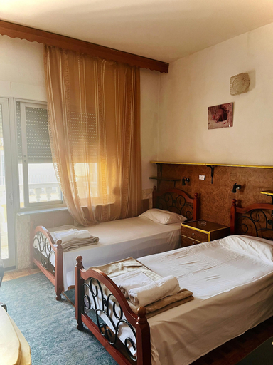 Bedroom 4, Hotel Holiday, East Macedonia and Thrace