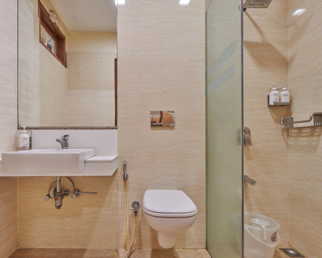 Bathroom 5, Bentley Hotel Marine Drive, Mumbai City