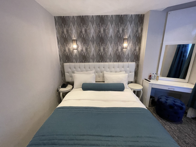 Bedroom 5, Weingart Seaside Hotel, Beyoğlu