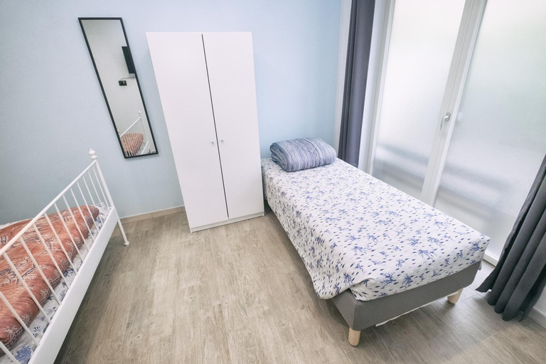 Bedroom 2, AFFITTACAMERE SCIACCHETRA', La Spezia