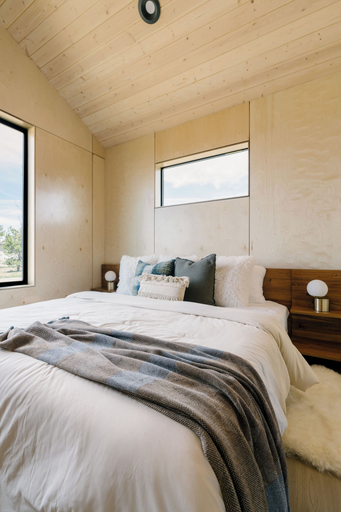 Bedroom 4, Yellowstone Peaks Hotel, Fremont