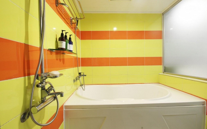 Bathroom 5, Busan Goejeong Rosso, Saha