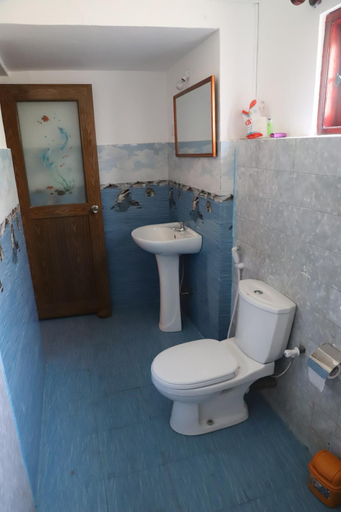 Bathroom, Prasad Suomi Villa, Matara Four Gravets