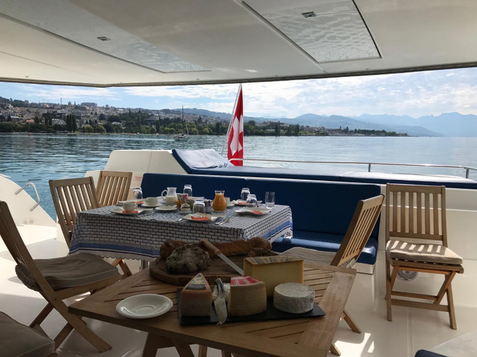 Others 4, Floatinn Boat-BnB, Genève
