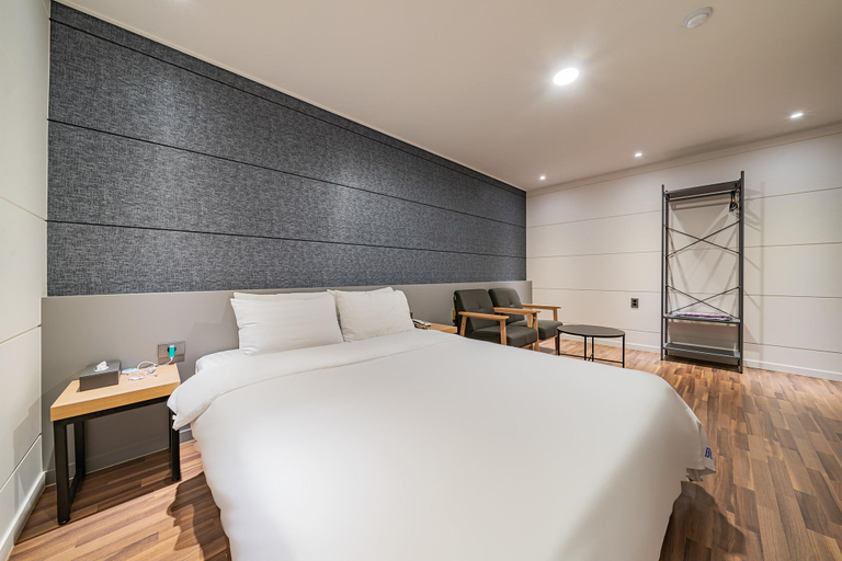 Bedroom 2, Ilsan (Tanhyun) Mikasa Hotel, Goyang