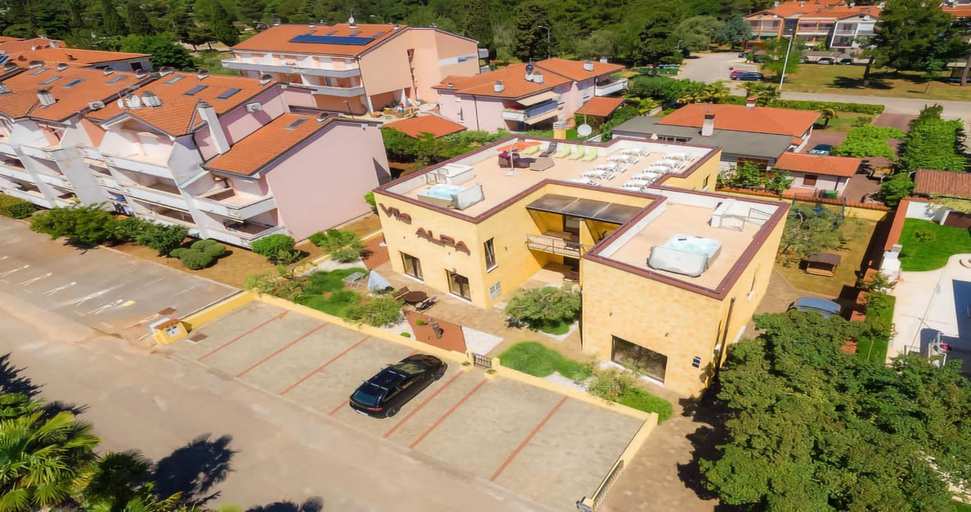 Others 3, Villa Alpa, Umag