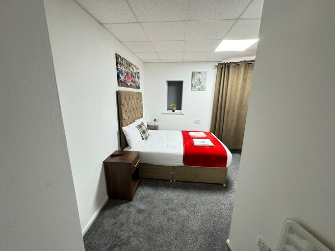 Others 4, Parkview Residence, Manchester