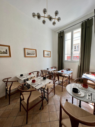 Others 3, Hotel des Beaux Arts, Paris