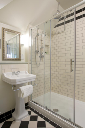 Bathroom 3, The Duchess of Cornwall, Dorset