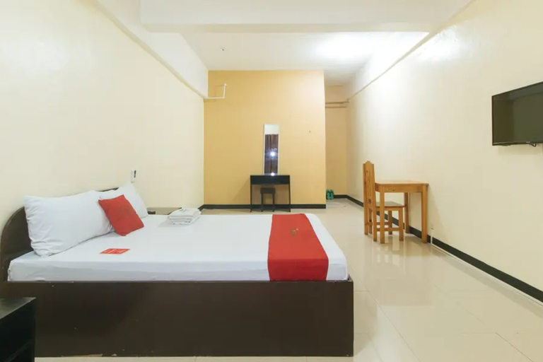 Bedroom 3, RedDoorz near SM Muntinlupa, Muntinlupa