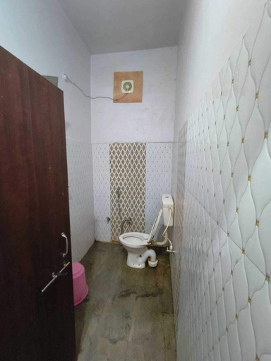 Bathroom, Hotel Basant Palace, Sidhi