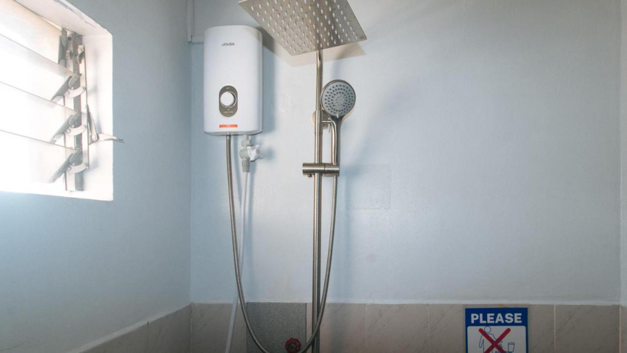 Bathroom 5, MCP Transient near NAIA, Pasay City