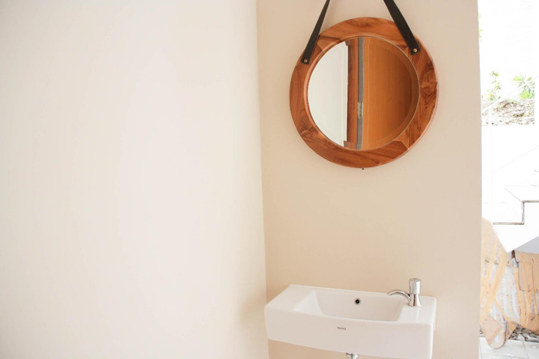 Bathroom 2, Escape Bajo, West Manggarai