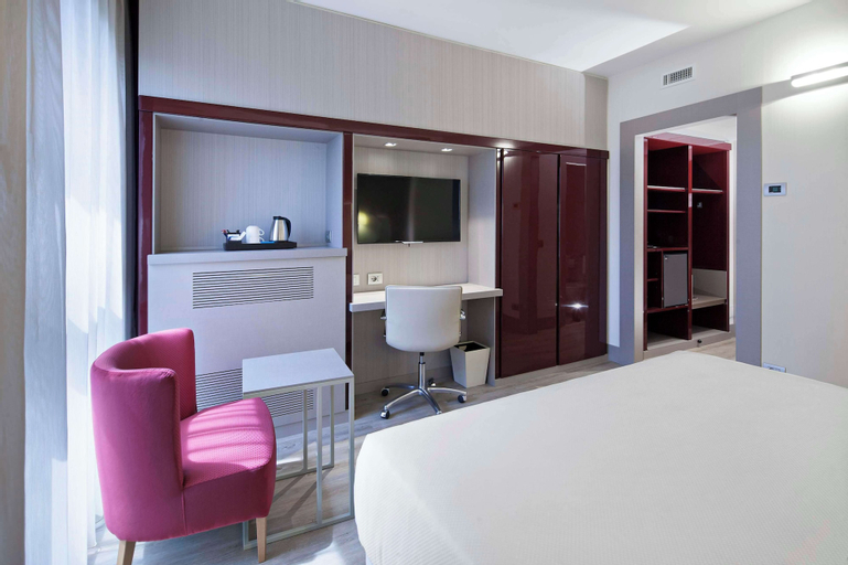 Bedroom 24