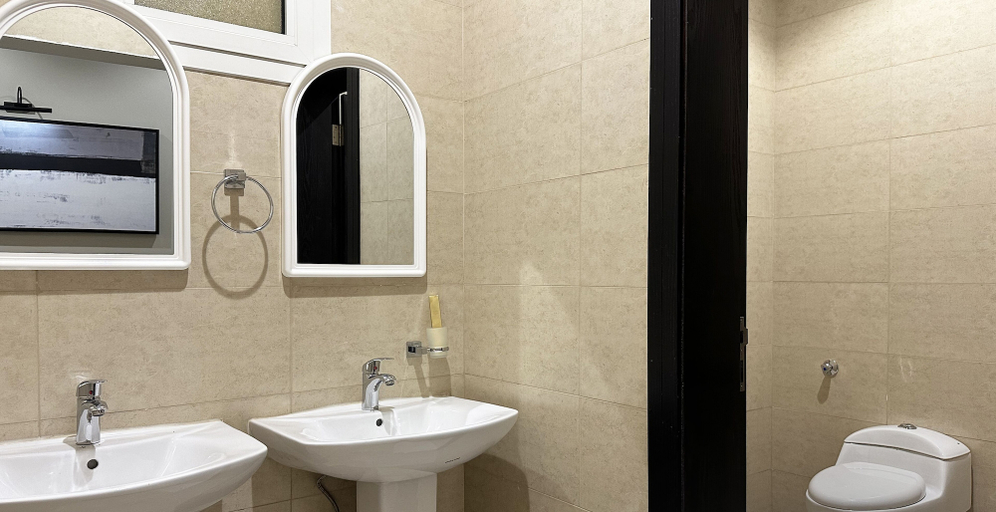 Bathroom 3, Al-Mutamarat A-9 Timeless History XZ92, Riyadh