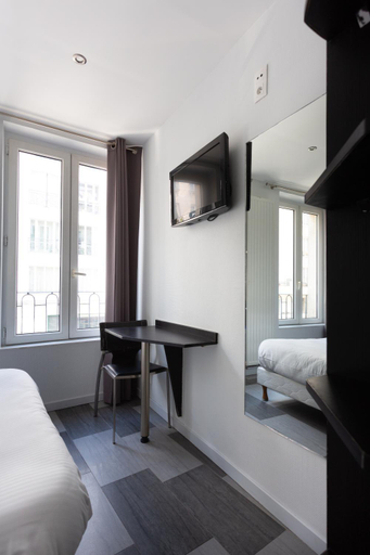 Others 1, Hotel Mimosa, Paris