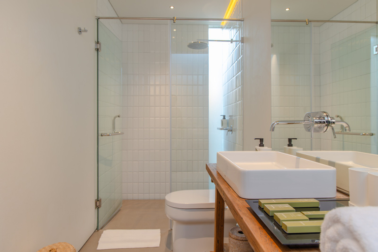Bathroom 7