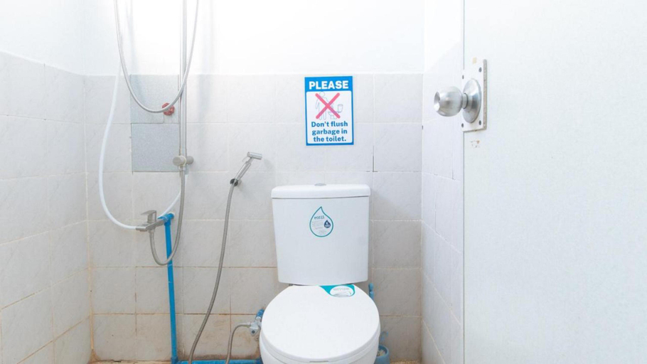 Bathroom 5, MCP Transient near NAIA, Pasay City
