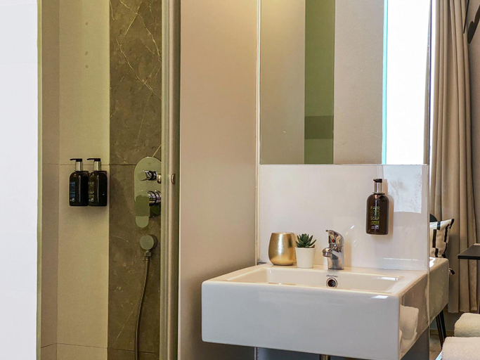 Bathroom 7