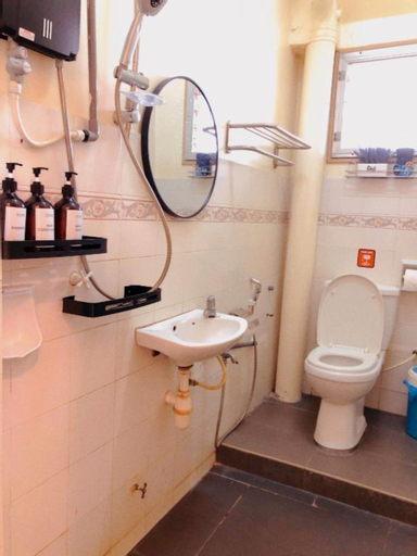 Bathroom 4