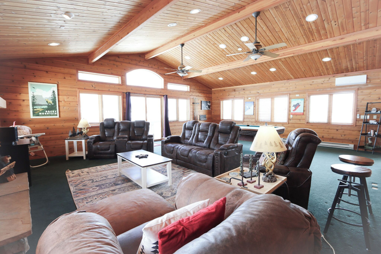 Food & Drinks 4, Lookout Lodge An Extraordinary Escape for 10!, Grand