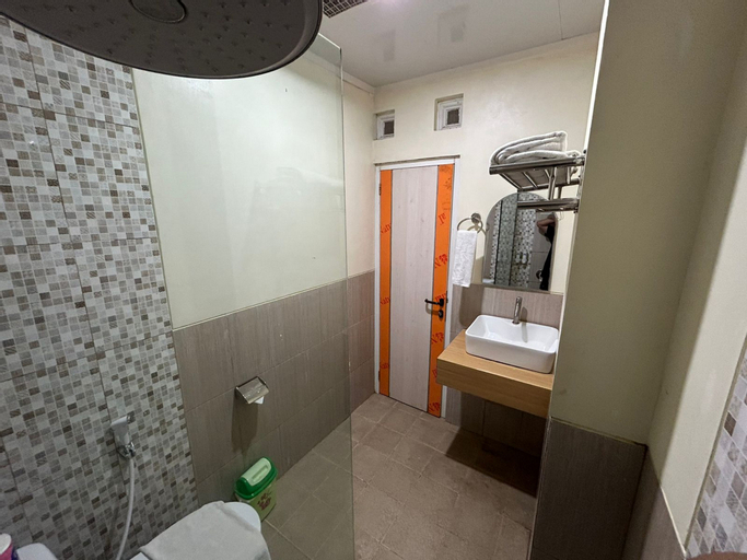 Bathroom 6