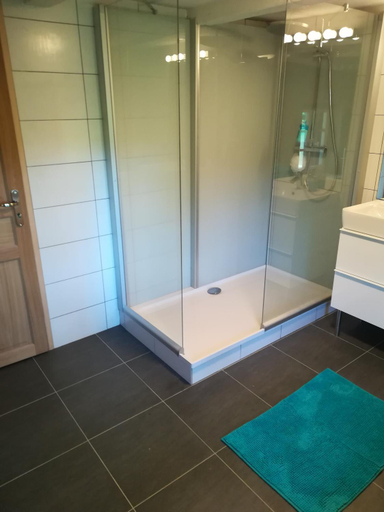 Bathroom, s'YVOUX plait, Vosges