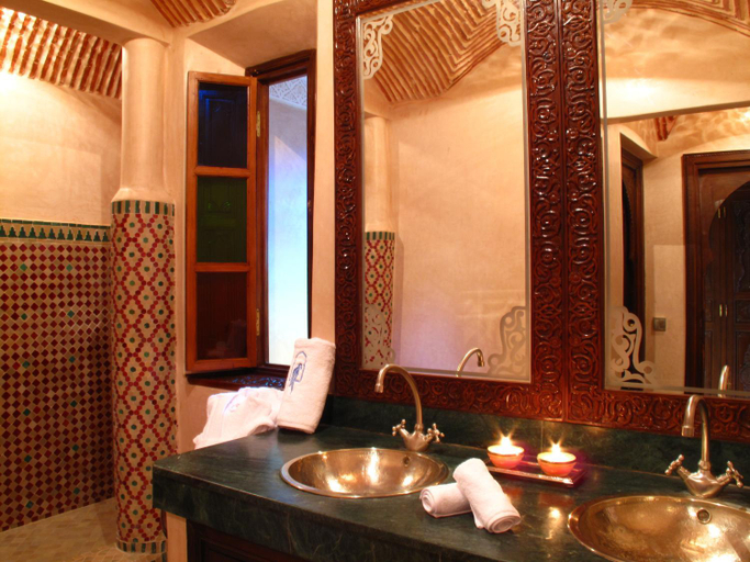 Bathroom 2, Riad Le Perroquet Bleu Suites & Spa, Marrakech