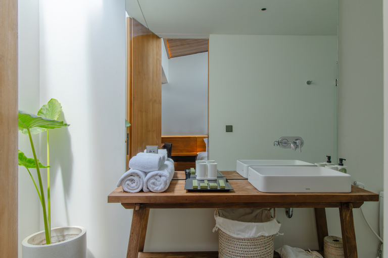 Bathroom 7