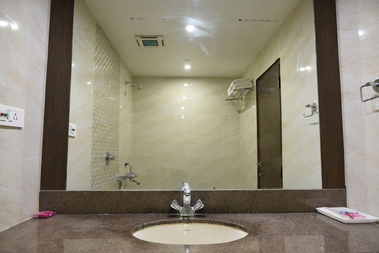 Bathroom 4, Hotel Rituraj(Guwahati, Assam), Kamrup Metropolitan