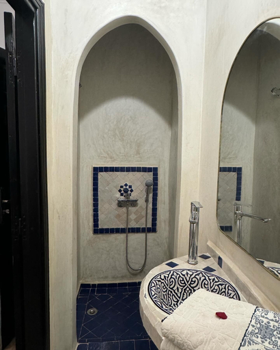 Bathroom 4, Riad Bjoujna, Marrakech