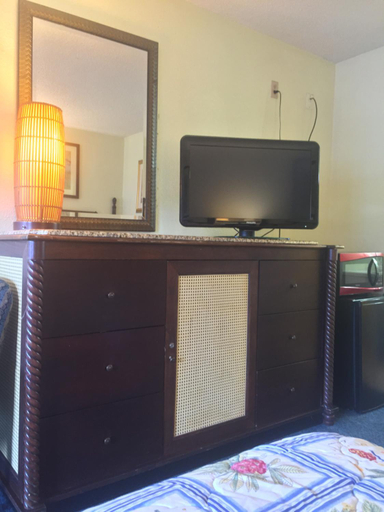 Bedroom 2, Maple Leaf Inn & Suites, Osceola
